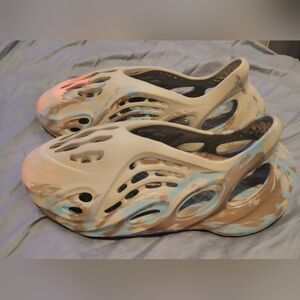 Adidas Yeezy Foam Runner MX Sand Grey Slip-On Shoe Men's 9 Brown Pink Blue Splat